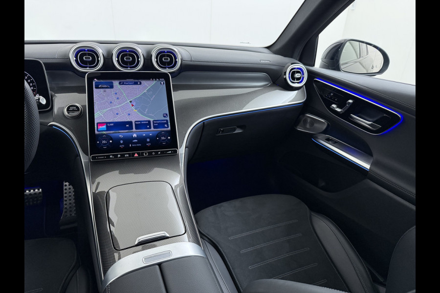 Mercedes-Benz GLC 300e AMG // Trekhaak // Burmester // 360 Camera // Memory // 20 inch // Carplay