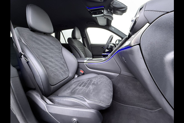 Mercedes-Benz GLC 300e AMG // Trekhaak // Burmester // 360 Camera // Memory // 20 inch // Carplay