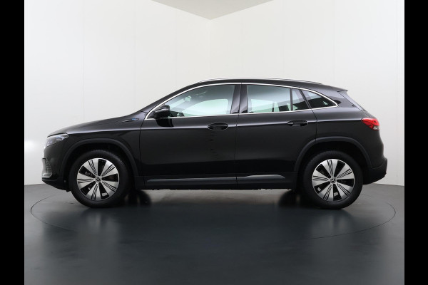 Mercedes-Benz EQA 250 Business Solution Luxury 67 kWh VAN € 29.900 ,- VOOR € 26.330,- UW LENTEVOORDEEL € 3.570,-! | SOH 96% | Ambilight | Elektr. achterklep | Stoelverwarming | Camera | Origineel Nederlandse auto | NAP | 12 mnd BOVAG garantie