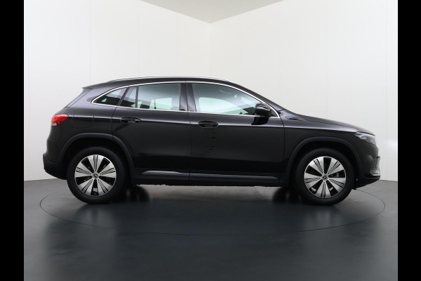 Mercedes-Benz EQA 250 Business Solution Luxury 67 kWh VAN € 29.900 ,- VOOR € 26.330,- UW LENTEVOORDEEL € 3.570,-! | SOH 96% | Ambilight | Elektr. achterklep | Stoelverwarming | Camera | Origineel Nederlandse auto | NAP | 12 mnd BOVAG garantie