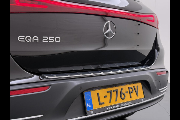 Mercedes-Benz EQA 250 Business Solution Luxury 67 kWh VAN € 29.900 ,- VOOR € 26.330,- UW LENTEVOORDEEL € 3.570,-! | SOH 96% | Ambilight | Elektr. achterklep | Stoelverwarming | Camera | Origineel Nederlandse auto | NAP | 12 mnd BOVAG garantie