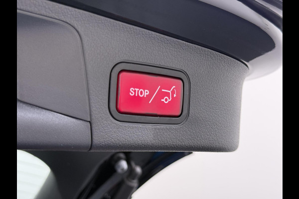 Mercedes-Benz EQA 250 Business Solution Luxury 67 kWh VAN € 29.900 ,- VOOR € 26.330,- UW LENTEVOORDEEL € 3.570,-! | SOH 96% | Ambilight | Elektr. achterklep | Stoelverwarming | Camera | Origineel Nederlandse auto | NAP | 12 mnd BOVAG garantie