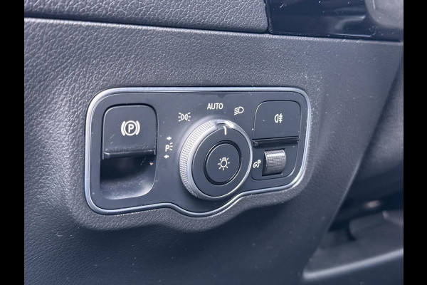 Mercedes-Benz EQA 250 Business Solution Luxury 67 kWh VAN € 29.900 ,- VOOR € 26.330,- UW LENTEVOORDEEL € 3.570,-! | SOH 96% | Ambilight | Elektr. achterklep | Stoelverwarming | Camera | Origineel Nederlandse auto | NAP | 12 mnd BOVAG garantie