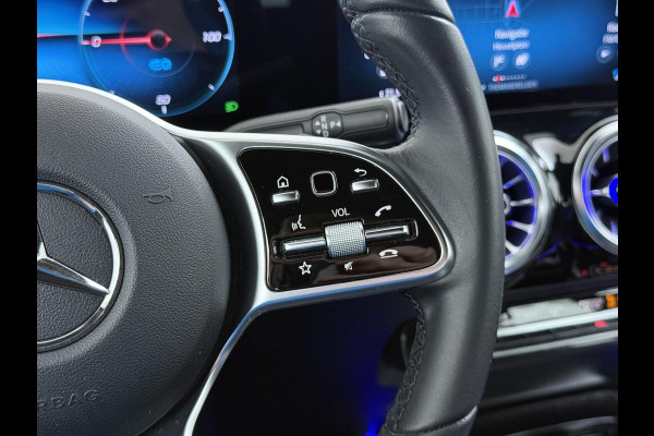 Mercedes-Benz EQA 250 Business Solution Luxury 67 kWh VAN € 29.900 ,- VOOR € 26.330,- UW LENTEVOORDEEL € 3.570,-! | SOH 96% | Ambilight | Elektr. achterklep | Stoelverwarming | Camera | Origineel Nederlandse auto | NAP | 12 mnd BOVAG garantie