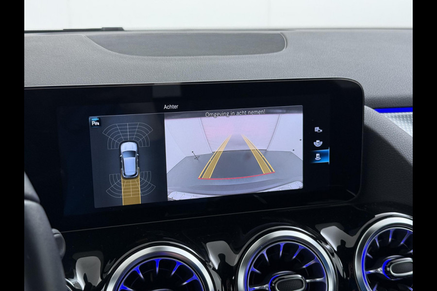 Mercedes-Benz EQA 250 Business Solution Luxury 67 kWh VAN € 29.900 ,- VOOR € 26.330,- UW LENTEVOORDEEL € 3.570,-! | SOH 96% | Ambilight | Elektr. achterklep | Stoelverwarming | Camera | Origineel Nederlandse auto | NAP | 12 mnd BOVAG garantie