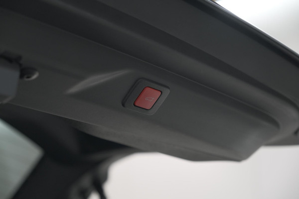 Peugeot 3008 1.2 Hybrid 145 GT | Elektrische Kofferklep | Camera | Stoelverwarming | Navigatie