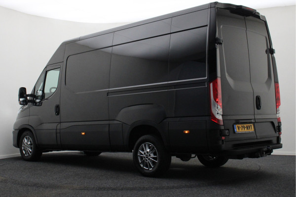 Iveco Daily 35S18 3.0 180 PK Automaat L2H2 3-Zits, Climate, Camera, Cruise, Navigatie, Bluetooth, Trekhaak 3500KG