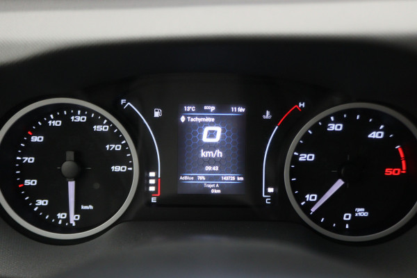 Iveco Daily 35S18 3.0 180 PK Automaat L2H2 3-Zits, Climate, Camera, Cruise, Navigatie, Bluetooth, Trekhaak 3500KG