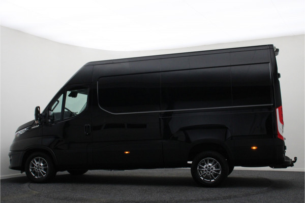 Iveco Daily 35S18 3.0 180 PK Automaat L2H2 3-Zits, Climate, Camera, Cruise, Navigatie, Bluetooth, Trekhaak 3500KG