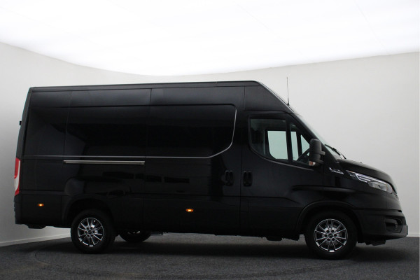 Iveco Daily 35S18 3.0 180 PK Automaat L2H2 3-Zits, Climate, Camera, Cruise, Navigatie, Bluetooth, Trekhaak 3500KG