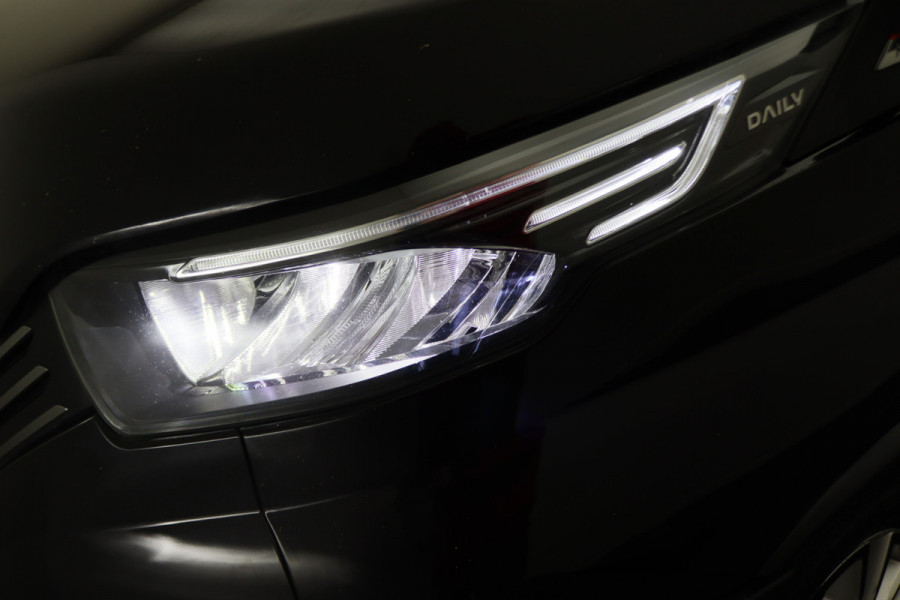 Iveco Daily 35S18 3.0 180 PK Automaat L2H2 3-Zits, Climate, Camera, Cruise, Navigatie, Bluetooth, Trekhaak 3500KG