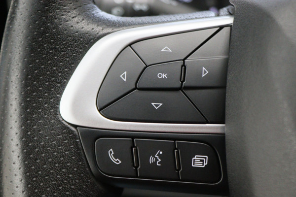 Iveco Daily 35S18 3.0 180 PK Automaat L2H2 3-Zits, Climate, Camera, Cruise, Navigatie, Bluetooth, Trekhaak 3500KG