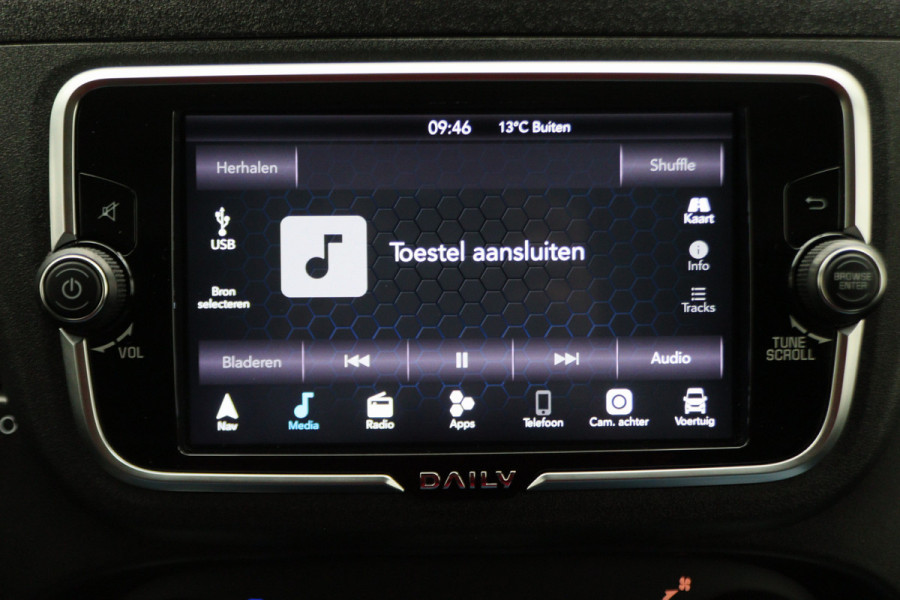 Iveco Daily 35S18 3.0 180 PK Automaat L2H2 3-Zits, Climate, Camera, Cruise, Navigatie, Bluetooth, Trekhaak 3500KG