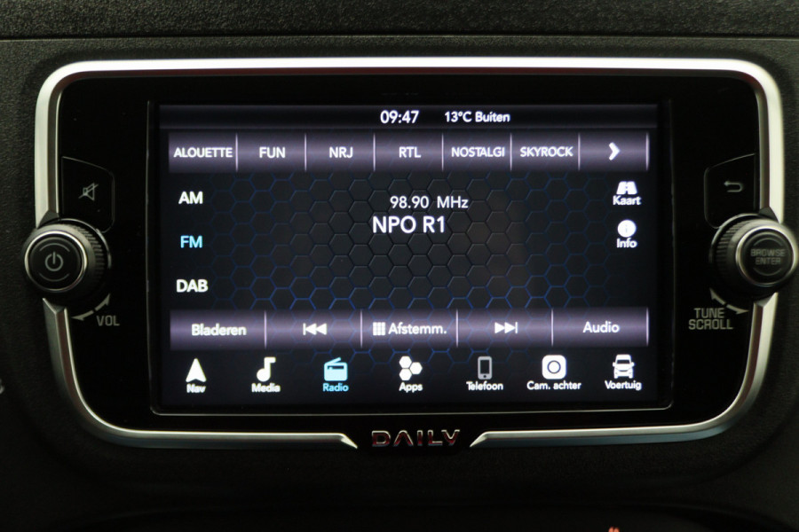 Iveco Daily 35S18 3.0 180 PK Automaat L2H2 3-Zits, Climate, Camera, Cruise, Navigatie, Bluetooth, Trekhaak 3500KG