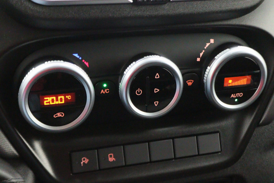 Iveco Daily 35S18 3.0 180 PK Automaat L2H2 3-Zits, Climate, Camera, Cruise, Navigatie, Bluetooth, Trekhaak 3500KG