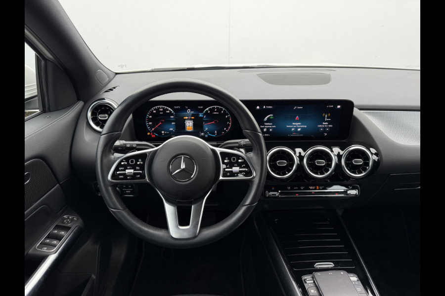 Mercedes-Benz GLA 200 Business Solution Luxury | Pano | CarPlay | Camera | LED | 18 inch