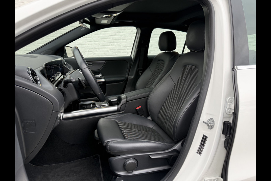 Mercedes-Benz GLA 200 Business Solution Luxury | Pano | CarPlay | Camera | LED | 18 inch