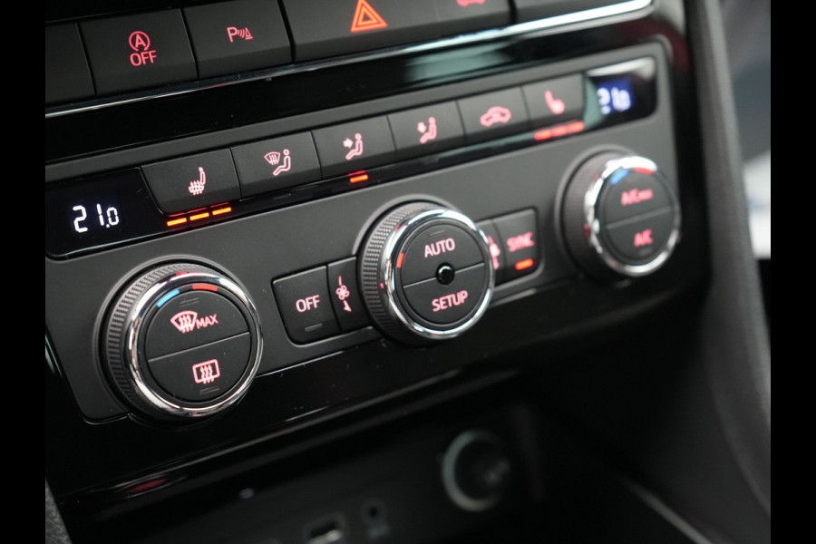 Seat Ateca 1.5 TSI FR DSG 150pk Dealer O.H. | Adaptive Cruise | Camera | Beats Audio | Alcantara Sportstoelen Verwarmd | 19"L.M | Apple Carplay | Sfeerverlichting | Keyless | Blis | Navigatie | DAB |