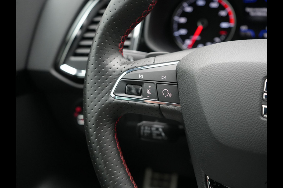 Seat Ateca 1.5 TSI FR DSG 150pk Dealer O.H. | Adaptive Cruise | Camera | Beats Audio | Alcantara Sportstoelen Verwarmd | 19"L.M | Apple Carplay | Sfeerverlichting | Keyless | Blis | Navigatie | DAB |