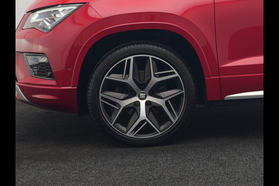 Seat Ateca 1.5 TSI FR DSG 150pk Dealer O.H. | Adaptive Cruise | Camera | Beats Audio | Alcantara Sportstoelen Verwarmd | 19"L.M | Apple Carplay | Sfeerverlichting | Keyless | Blis | Navigatie | DAB |