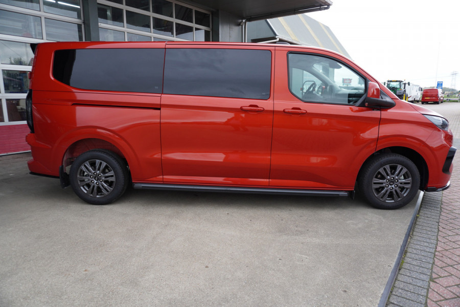 Ford Transit Custom 320L 2.0 TDCI 136pk L2H1 Limited Nr. V153 | Airco | Adap.cruise | Navi | Glaslookpanelen | Spoilers