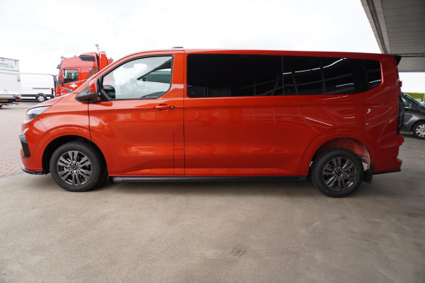 Ford Transit Custom 320L 2.0 TDCI 136pk L2H1 Limited Nr. V153 | Airco | Adap.cruise | Navi | Glaslookpanelen | Spoilers