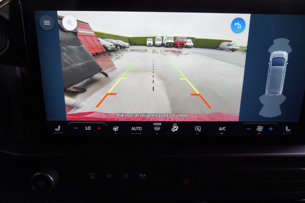 Ford Transit Custom 320L 2.0 TDCI 136pk L2H1 Limited Nr. V153 | Airco | Adap.cruise | Navi | Glaslookpanelen | Spoilers