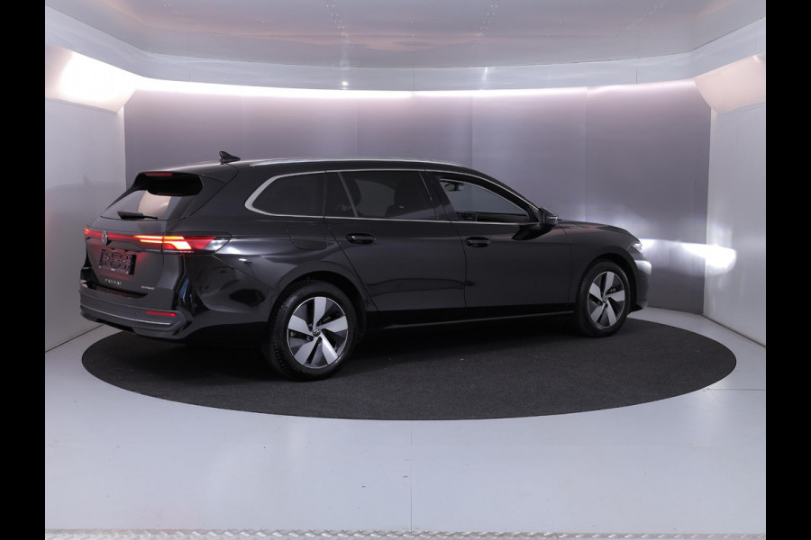 Volkswagen Passat Variant 1.5 eHybrid Business 204 PK PHEV | Navigatie | Trekhaak inklapbaar | Parkeer camera | Stoel- en stuurverwarming |