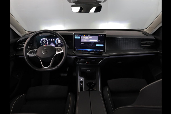 Volkswagen Passat Variant 1.5 eHybrid Business 204 PK PHEV | Navigatie | Trekhaak inklapbaar | Parkeer camera | Stoel- en stuurverwarming |