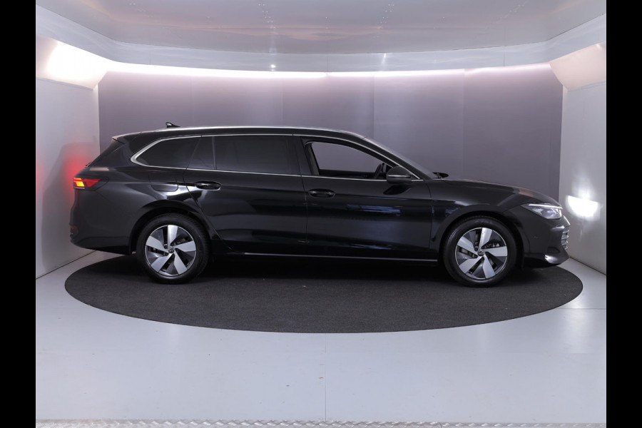 Volkswagen Passat Variant 1.5 eHybrid Business 204 PK PHEV | Navigatie | Trekhaak inklapbaar | Parkeer camera | Stoel- en stuurverwarming |