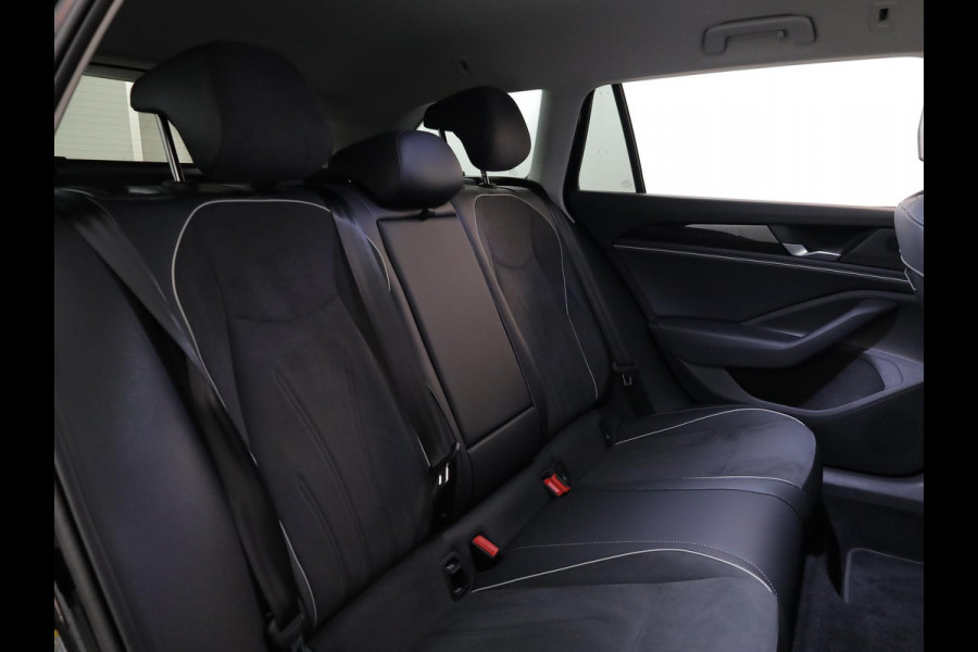 Volkswagen Passat Variant 1.5 eHybrid Business 204 PK PHEV | Navigatie | Trekhaak inklapbaar | Parkeer camera | Stoel- en stuurverwarming |