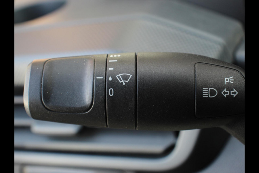 Ford Transit Custom 300 2.0 TDCI L2H1 Automaat Trend Nieuw Model Automaat  | Navigatie | Climate Control | Parkeersensoren | Camera | Lichtmetalen Velgen | Bumpers in kleur | Digitale Cockpit