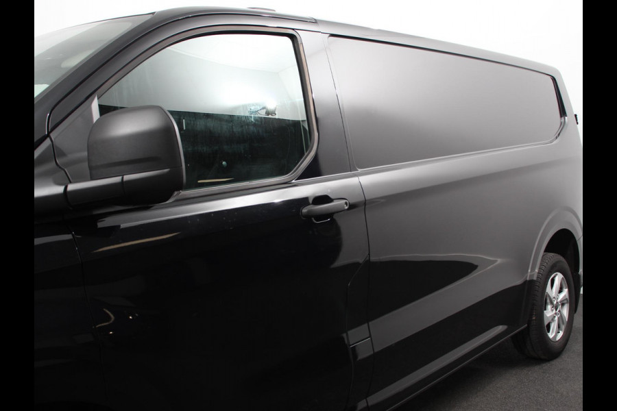 Ford Transit Custom 300 2.0 TDCI L2H1 Automaat Trend Nieuw Model Automaat  | Navigatie | Climate Control | Parkeersensoren | Camera | Lichtmetalen Velgen | Bumpers in kleur | Digitale Cockpit