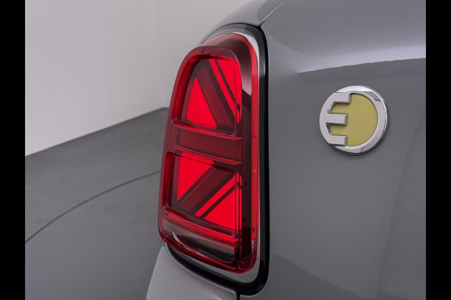 MINI Countryman 1.5 Cooper S E ALL4 VAN € 28.900,- VOOR € 24.877 ,- UW LENTEVOORDEEL € 4.023,-PHEV Plug-in Hybride | Direct Rijklaar & Leverbaar | Panorama Dak | Stoelverwarming | Adaptieve Cruise Control | CarPlay & Camera | 12 Mnd BOVAG Garantie