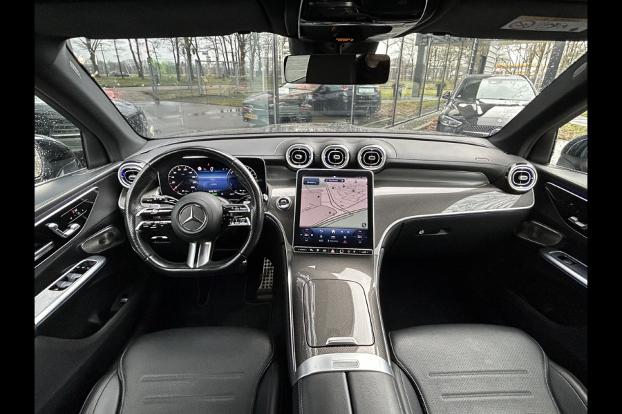 Mercedes-Benz GLC 300e AMG 4Matic // Panorama dak // Burmester // Memory // 360 Camera // 20 inch // Treeplanken // Sfeerverlichting // Keyless