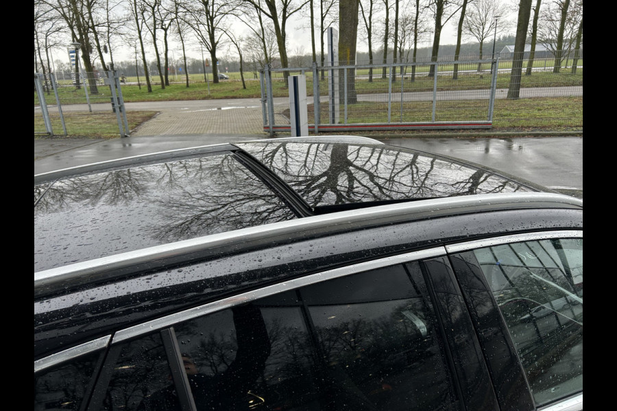 Mercedes-Benz GLC 300e AMG 4Matic // Panorama dak // Burmester // Memory // 360 Camera // 20 inch // Treeplanken // Sfeerverlichting // Keyless