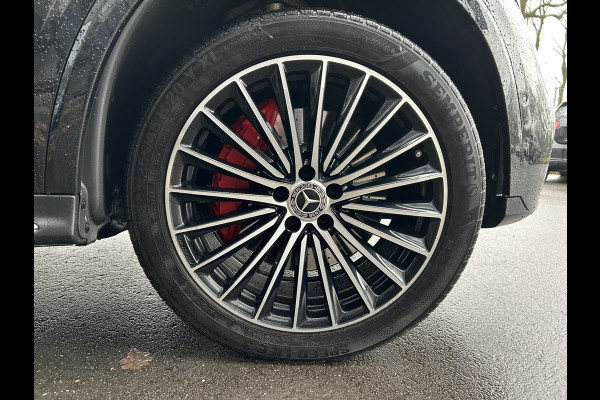 Mercedes-Benz GLC 300e AMG 4Matic // Panorama dak // Burmester // Memory // 360 Camera // 20 inch // Treeplanken // Sfeerverlichting // Keyless