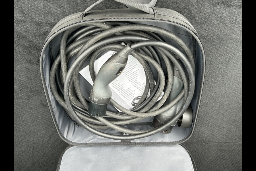 Mercedes-Benz GLC 300e AMG 4Matic // Panorama dak // Burmester // Memory // 360 Camera // 20 inch // Treeplanken // Sfeerverlichting // Keyless