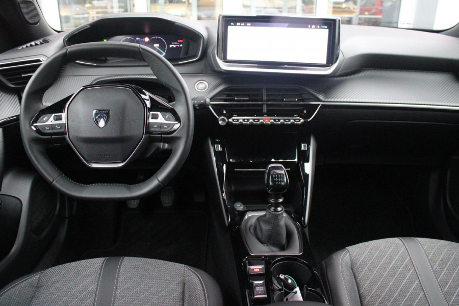 Peugeot 2008 1.2 100PK ALLURE PACK | CAMERA VOOR + ACHTER | NAVIGATIE | TREKHAAK | DRAADLOZE APPLE CARPLAY/ANDROID AUTO | DRAADLOZE TELEFOONLADER | CLIMATE CONTROL | LICHTMETALEN VELGEN 17" | ADAPTIVE CRUISE CONTROL | DAB+ RADIO | KEYLESS ENTRY/START | DODEHOEK DETECTIE |