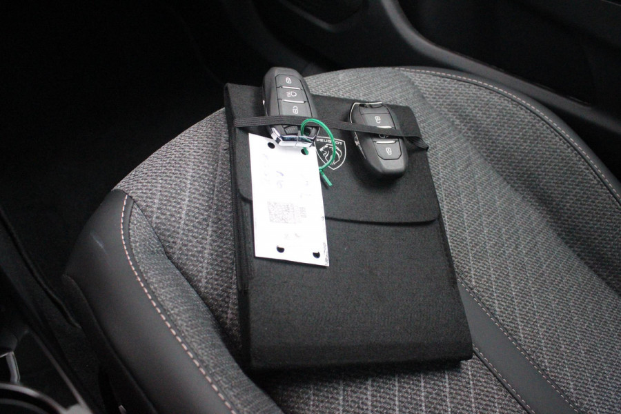 Peugeot 2008 1.2 100PK ALLURE PACK | CAMERA VOOR + ACHTER | NAVIGATIE | TREKHAAK | DRAADLOZE APPLE CARPLAY/ANDROID AUTO | DRAADLOZE TELEFOONLADER | CLIMATE CONTROL | LICHTMETALEN VELGEN 17" | ADAPTIVE CRUISE CONTROL | DAB+ RADIO | KEYLESS ENTRY/START | DODEHOEK DETECTIE |