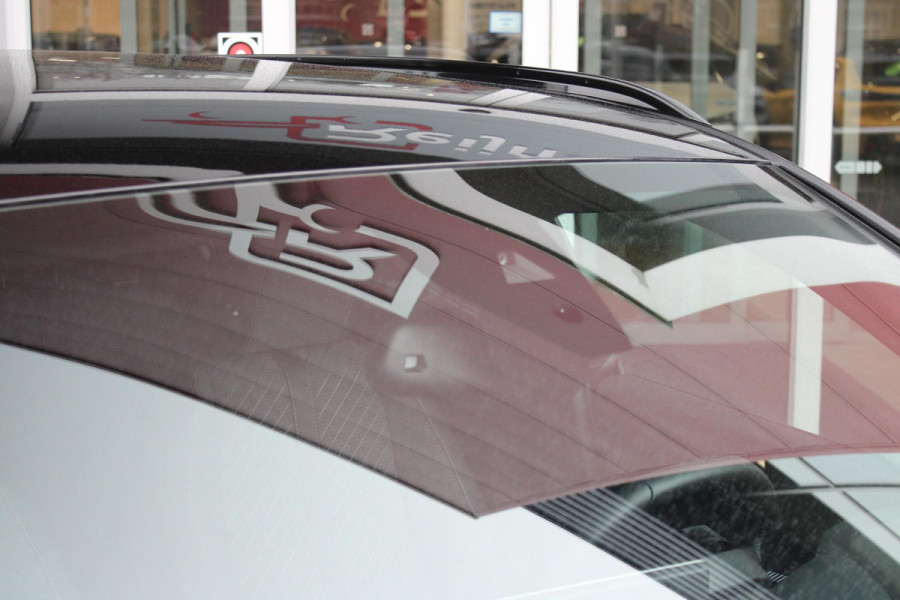 Peugeot 2008 1.2 100PK ALLURE PACK | CAMERA VOOR + ACHTER | NAVIGATIE | TREKHAAK | DRAADLOZE APPLE CARPLAY/ANDROID AUTO | DRAADLOZE TELEFOONLADER | CLIMATE CONTROL | LICHTMETALEN VELGEN 17" | ADAPTIVE CRUISE CONTROL | DAB+ RADIO | KEYLESS ENTRY/START | DODEHOEK DETECTIE |