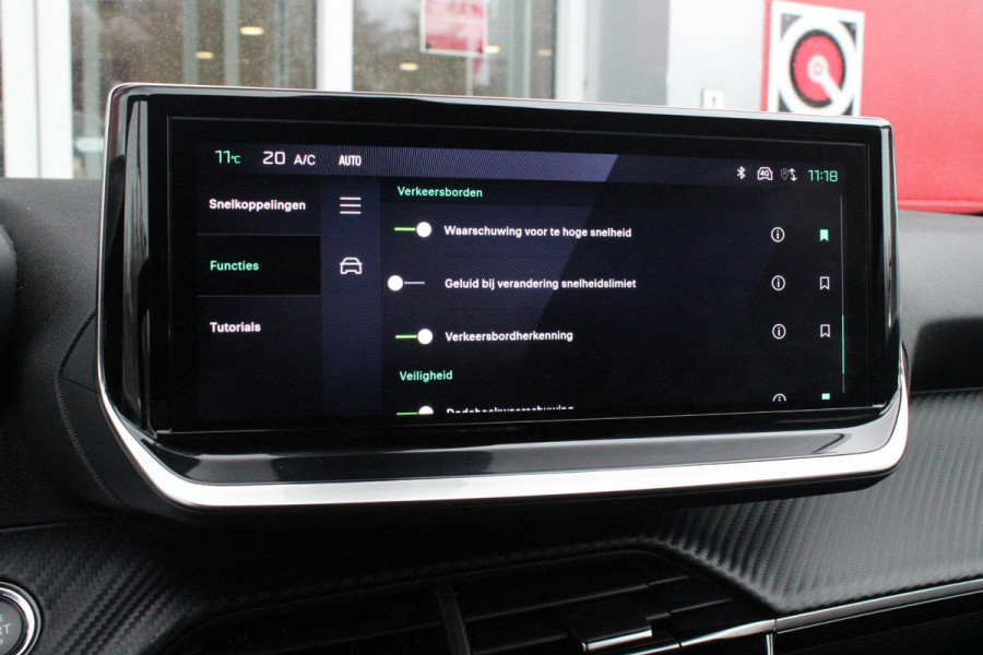 Peugeot 2008 1.2 100PK ALLURE PACK | CAMERA VOOR + ACHTER | NAVIGATIE | TREKHAAK | DRAADLOZE APPLE CARPLAY/ANDROID AUTO | DRAADLOZE TELEFOONLADER | CLIMATE CONTROL | LICHTMETALEN VELGEN 17" | ADAPTIVE CRUISE CONTROL | DAB+ RADIO | KEYLESS ENTRY/START | DODEHOEK DETECTIE |