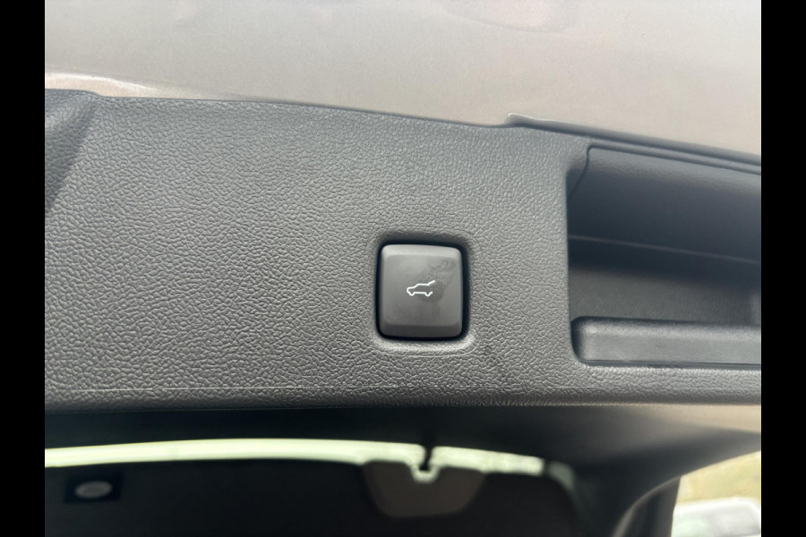 Ford Kuga 2.5 PHEV Sound Edition | SCI | 243pk | Ford Voorraad | Panorama Dak | 20 inch Lichtmetaal | Winterpack | Matrix LED | Driver Assistance Pack