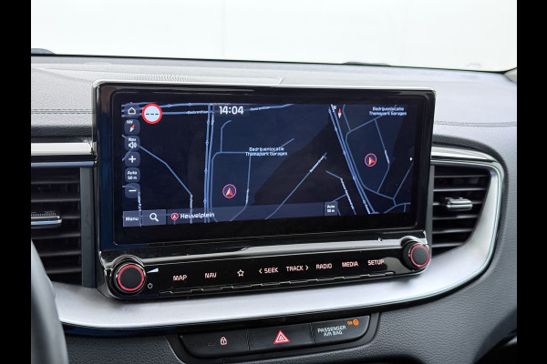 Kia Ceed Sportswagon 1.0T-GDi MHEV Automaat Facelift Navi Ecc Camera Apple Carplay Android Auto Pdc Stoel+Stuurverwarming DynamicPlusLine Elek.Achterklep Lane Assist Dodehoek Assist Regen-Lichtsensor Privacy Glas Isofix 1e Eigenaar Origineel Nederlandse Auto Dealeronderhouden
