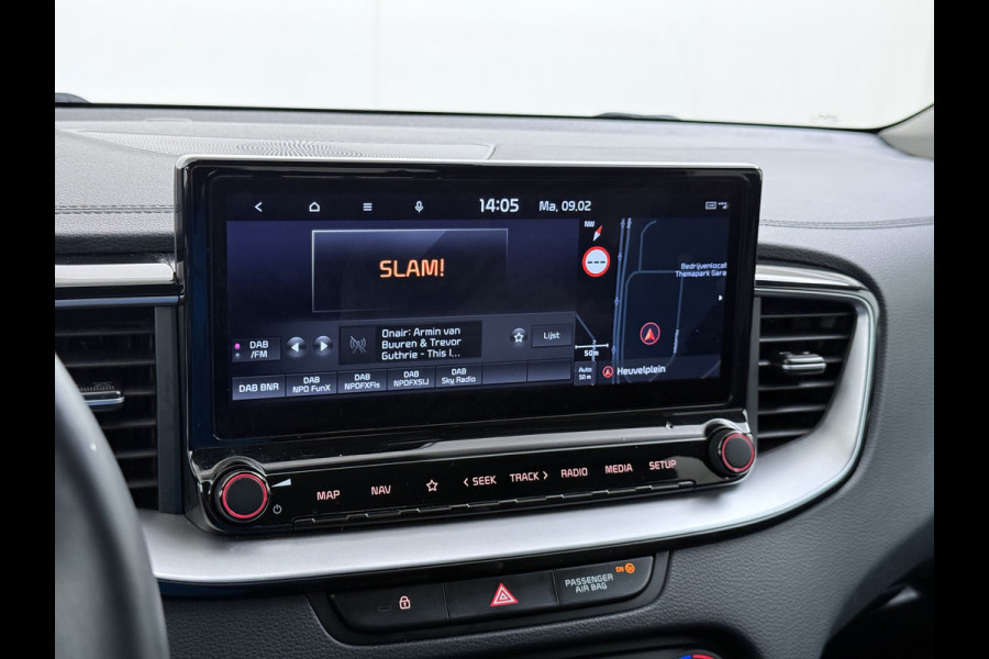 Kia Ceed Sportswagon 1.0T-GDi MHEV Automaat Facelift Navi Ecc Camera Apple Carplay Android Auto Pdc Stoel+Stuurverwarming DynamicPlusLine Elek.Achterklep Lane Assist Dodehoek Assist Regen-Lichtsensor Privacy Glas Isofix 1e Eigenaar Origineel Nederlandse Auto Dealeronderhouden