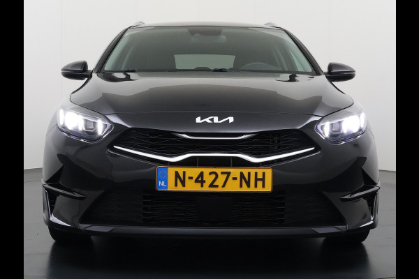 Kia Ceed Sportswagon 1.0T-GDi MHEV Automaat Facelift Navi Ecc Camera Apple Carplay Android Auto Pdc Stoel+Stuurverwarming DynamicPlusLine Elek.Achterklep Lane Assist Dodehoek Assist Regen-Lichtsensor Privacy Glas Isofix 1e Eigenaar Origineel Nederlandse Auto Dealeronderhouden