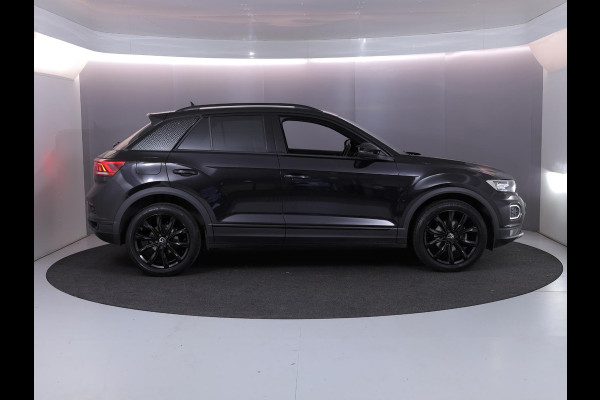 Volkswagen T-Roc 1.5 TSI Sport 150 PK DSG | Navigatie | Black Style pakket | Parkeercamera |