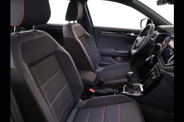Volkswagen T-Roc 1.5 TSI Sport 150 PK DSG | Navigatie | Black Style pakket | Parkeercamera |