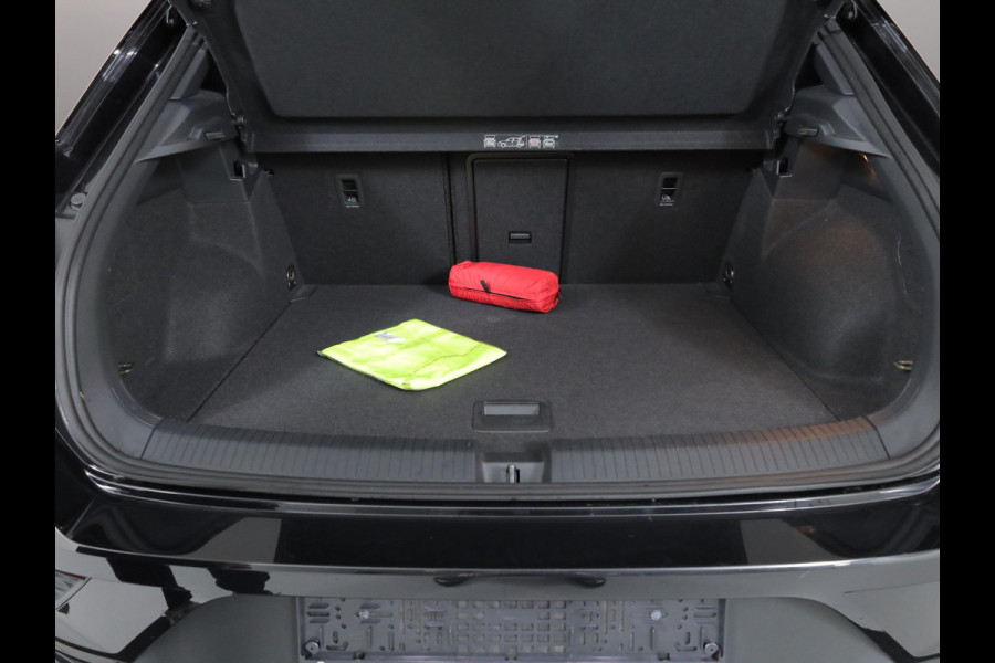 Volkswagen T-Roc 1.5 TSI Sport 150 PK DSG | Navigatie | Black Style pakket | Parkeercamera |