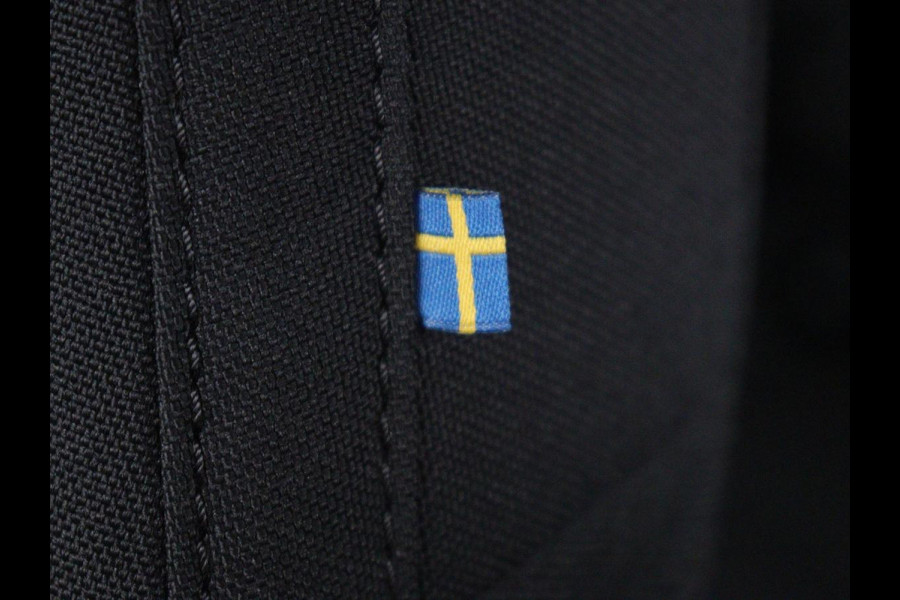 Volvo C40 Recharge Twin Intro Edition 78 kWh | Panoramadak | 360 Camera | Stoelverwarming | Harman/Kardon | Warmtepomp | Adaptive cruise | Matrix LED | Carplay | Memory | Stuurverwarming